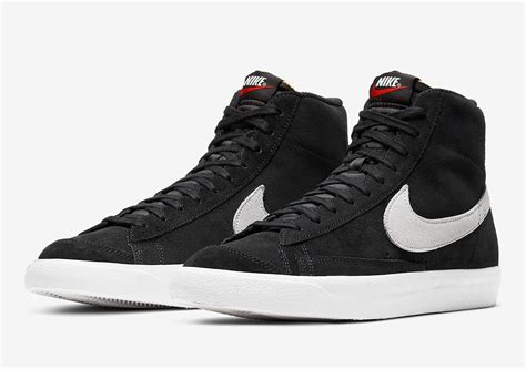 black nike blazer.